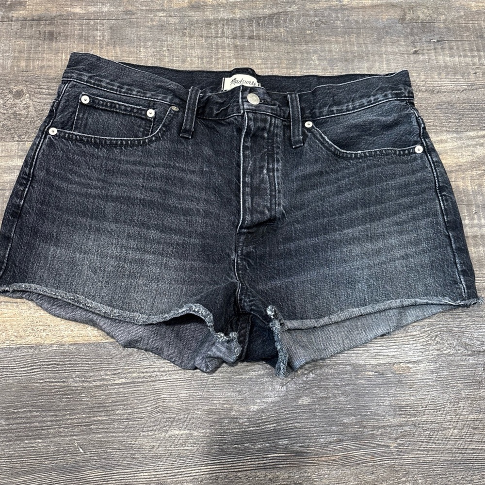 Madewell Washed Black Denim Cut-Off Shorts size 31